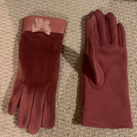 Pink velvet gloves - Picture 2 of 3